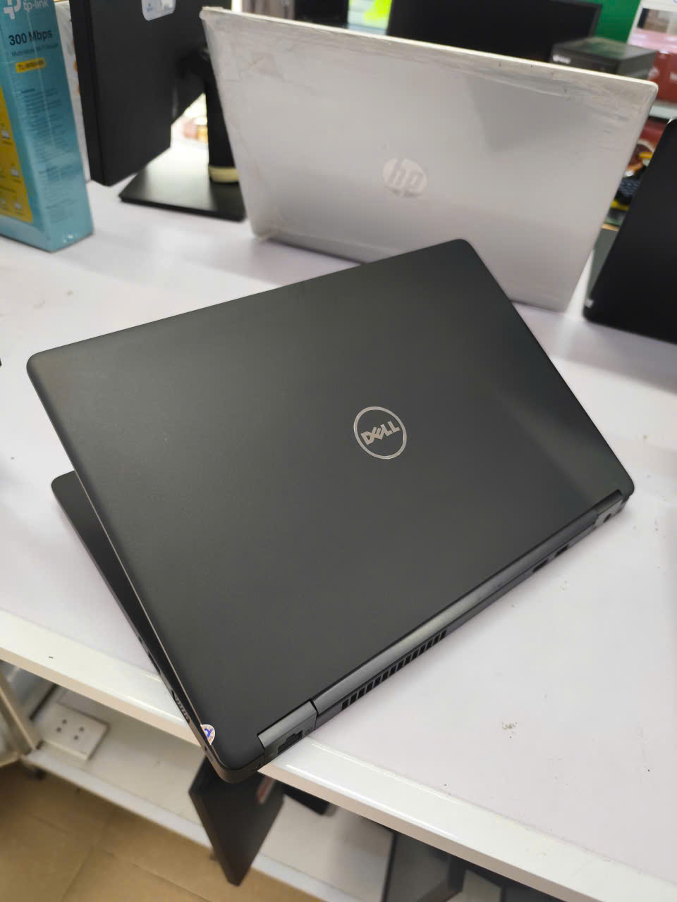 Laptop cũ Dell Latitude 5480 Core i5-7300U | 8GB | 256GB | 14 inch FHD