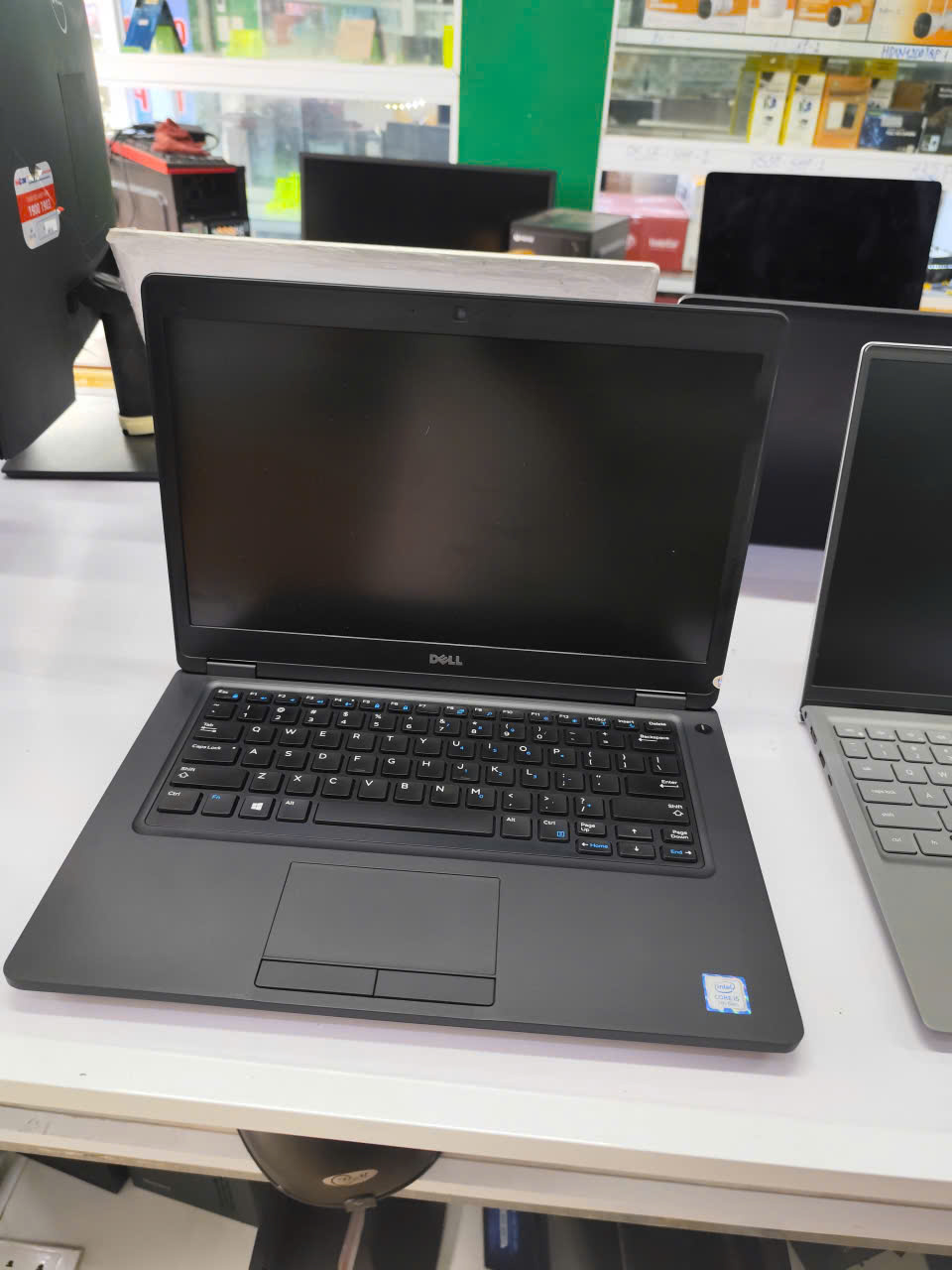 Laptop cũ Dell Latitude 5480 Core i5-7300U | 8GB | 256GB | 14 inch FHD
