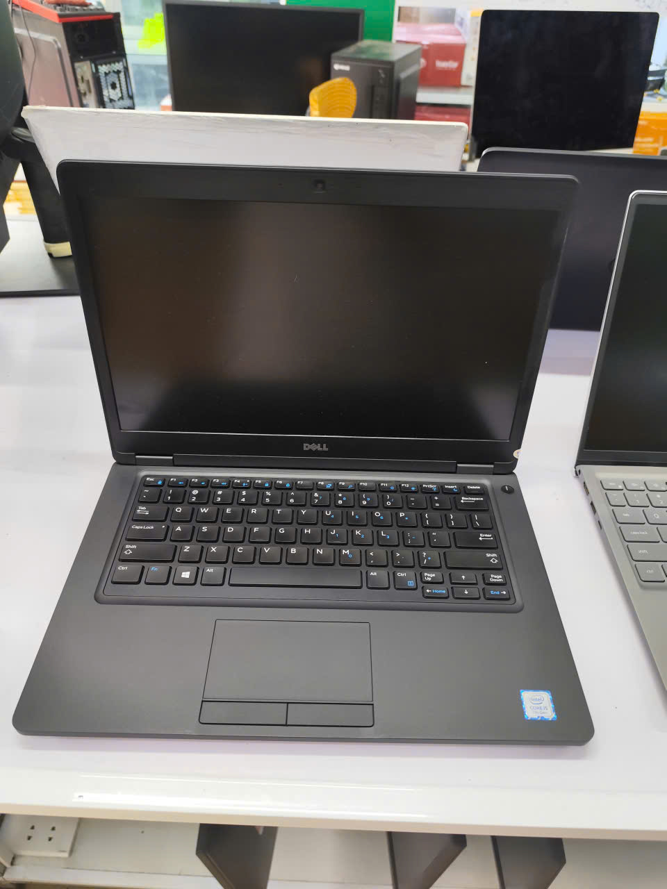 Laptop cũ Dell Latitude 5480 Core i5-7300U | 8GB | 256GB | 14 inch FHD